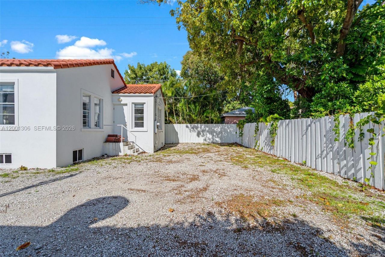 177 NE 47th St, Miami, FL 33137 Photo