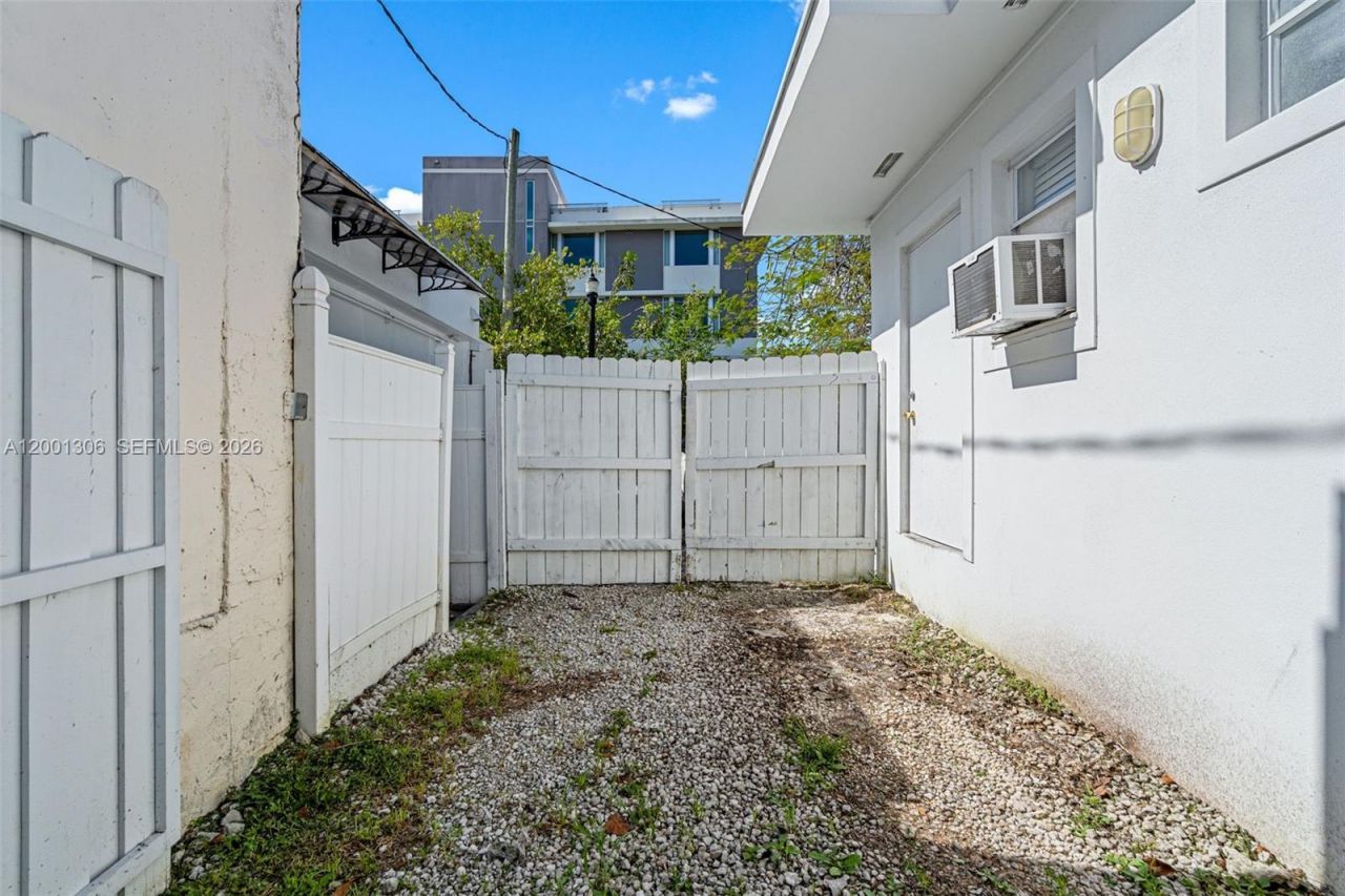 177 NE 47th St, Miami, FL 33137 Photo