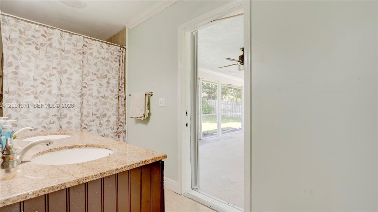 1067 Julia Heights Dr, Lantana, FL 33462 Photo