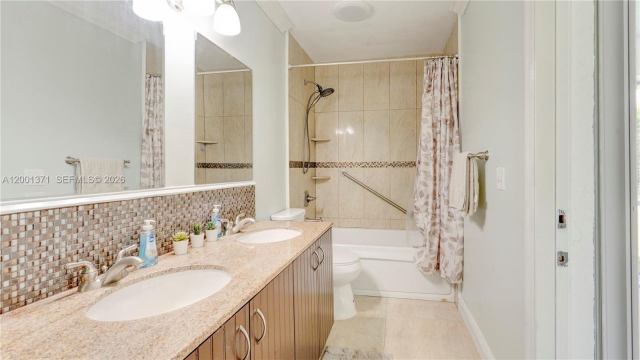 1067 Julia Heights Dr, Lantana, FL 33462 Photo