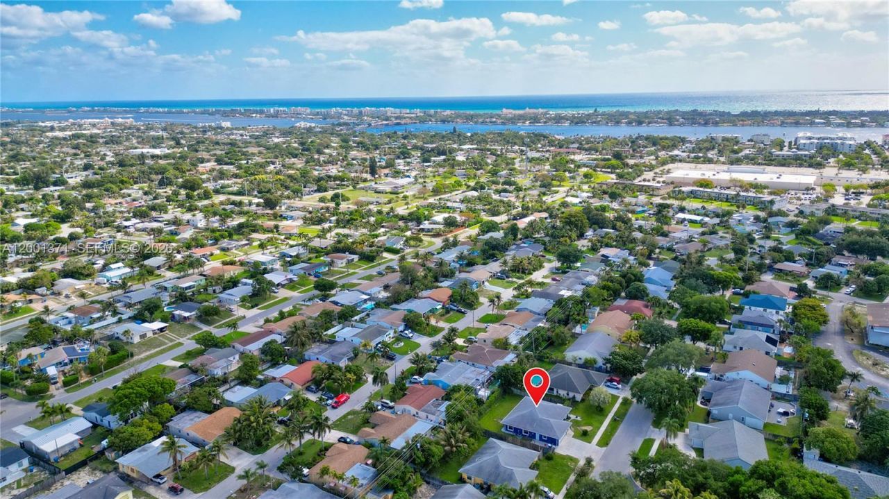 1067 Julia Heights Dr, Lantana, FL 33462 Photo