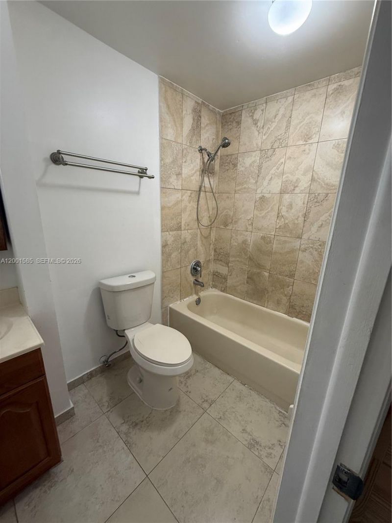 8851 NW 119th St, Unit 2213-2, Hialeah Gardens, FL 33018 Photo