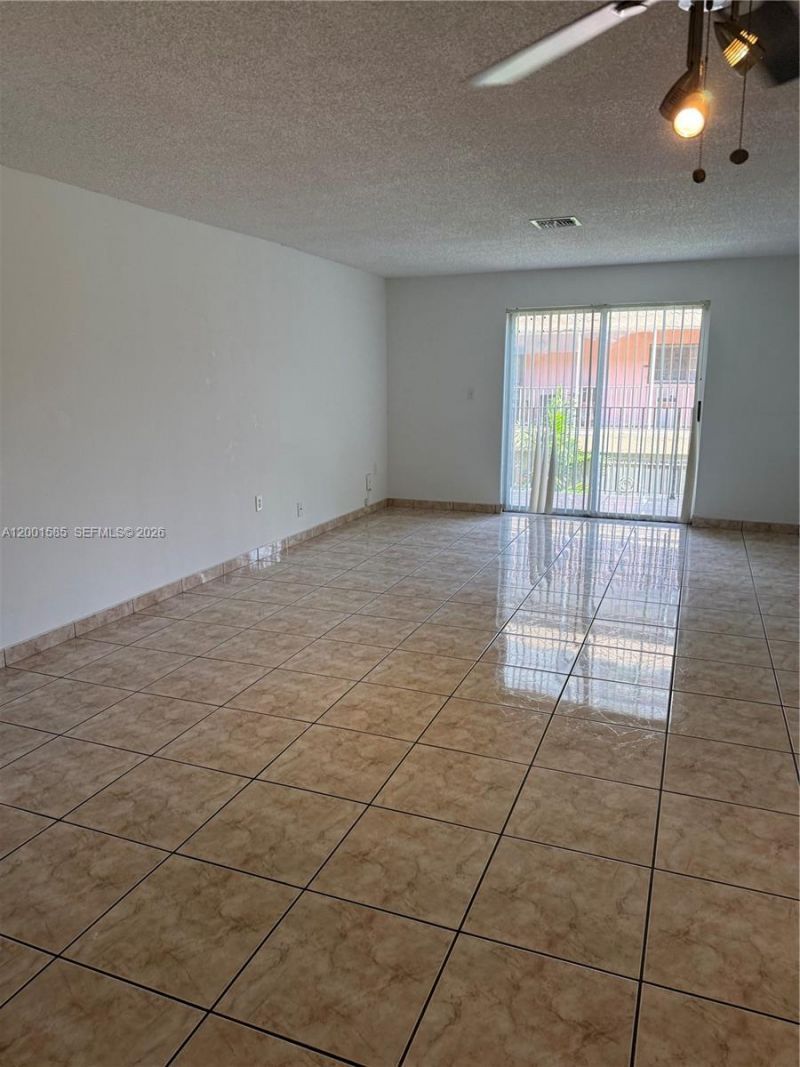 8851 NW 119th St, Unit 2213-2, Hialeah Gardens, FL 33018 Photo