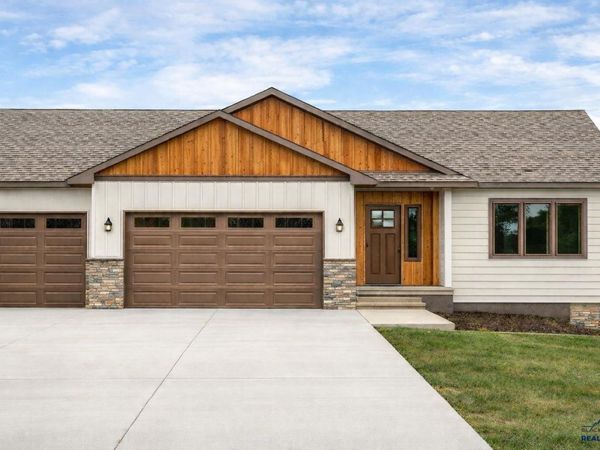 5437 WIND RIVER RD, Rapid City, SD 57702