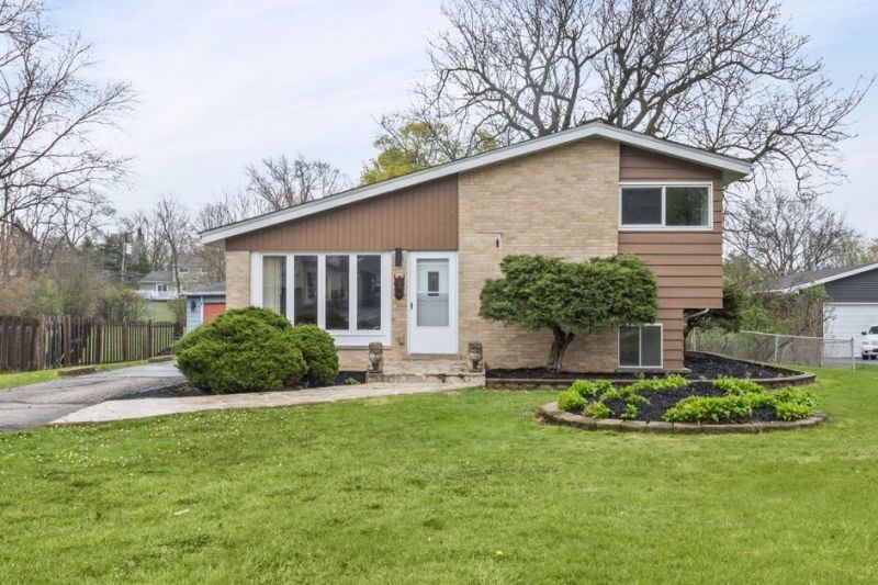 1N605 Park Boulevard, Glen Ellyn, IL 60137