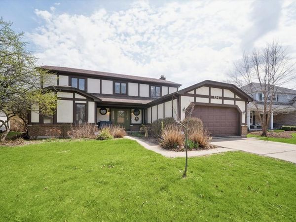 134 Amherst Drive , Bartlett, IL 60103