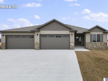 701 Regiment Road , Lincoln, NE 68527