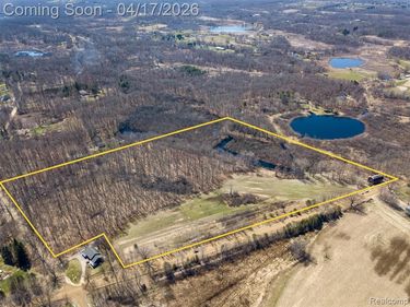 825 W Rose Center Road, Holly Twp, MI 48442