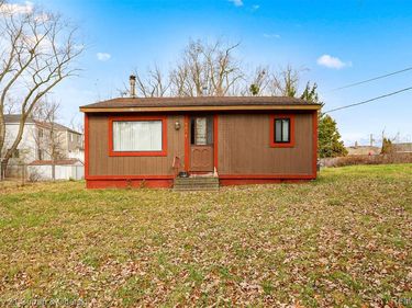 5094 Coshocton Drive, Waterford Twp, MI 48327