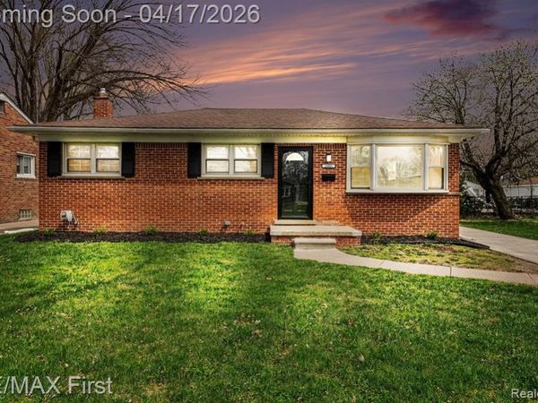 23001 Brookdale Boulevard, St. Clair Shores, MI 48082