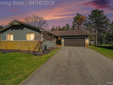5238 Kristi Lane, Commerce Twp, MI 48382