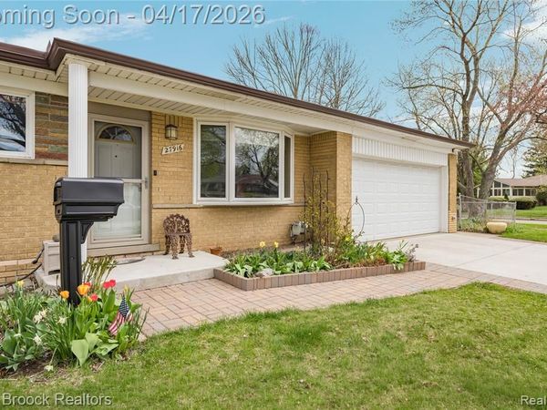 27916 Walker Avenue, Warren, MI 48092