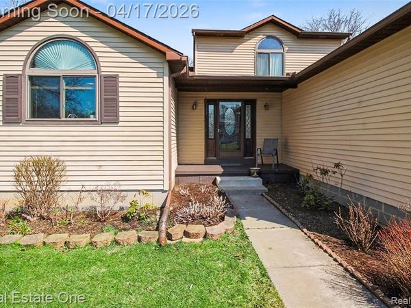 3137 Sandpoint Drive, Brighton Twp, MI 48114