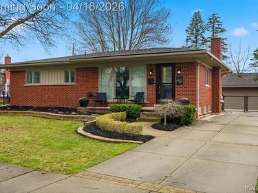 314 Debra Lane, Northville, MI 48167