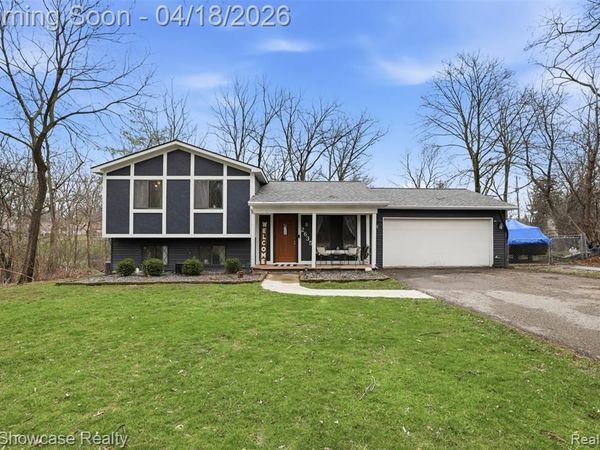 2635 Silverdown Court, Waterford Twp, MI 48328