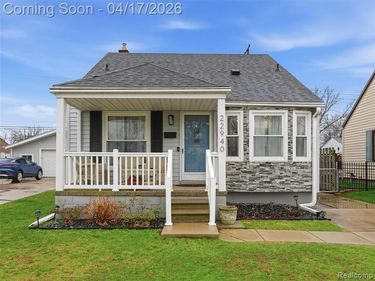 22940 Maxine Street, St. Clair Shores, MI 48080