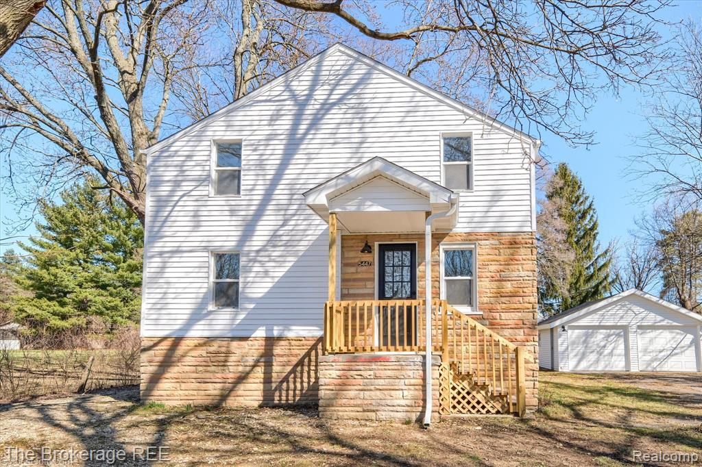 5447 Sitka Street, Burton, MI 48519 Main Photo
