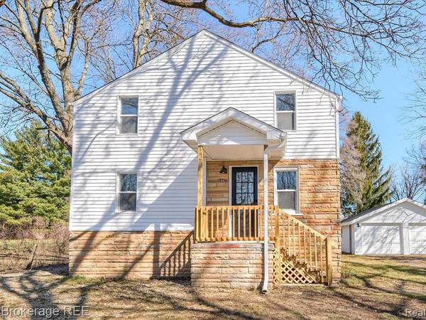5447 Sitka Street, Burton, MI 48519