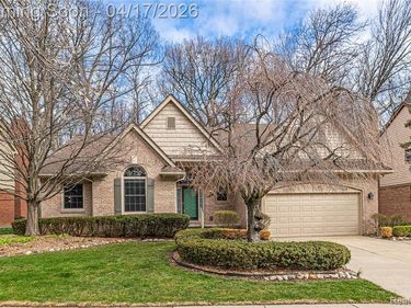 734 Lake Ridge Road, Rochester Hills, MI 48307