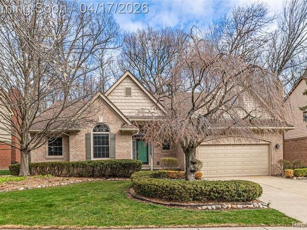 734 Lake Ridge Road, Rochester Hills, MI 48307