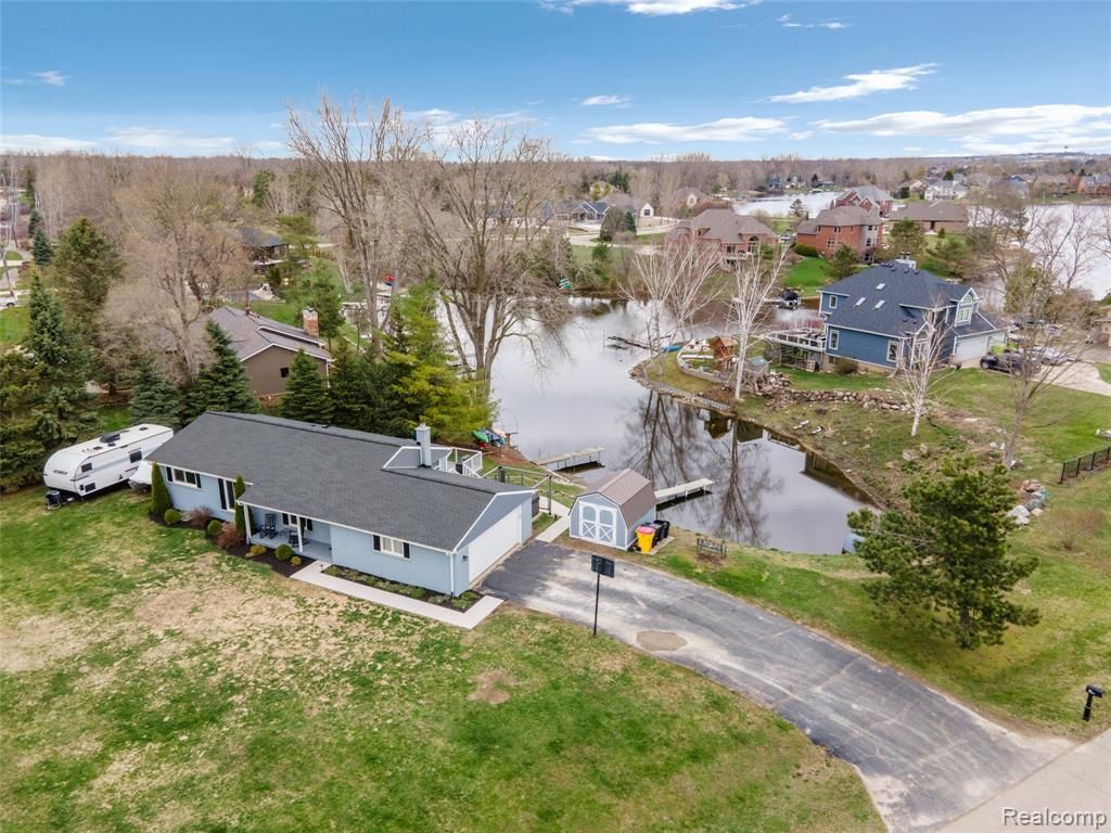 355 Sanders Road Oxford Township, MI 48371