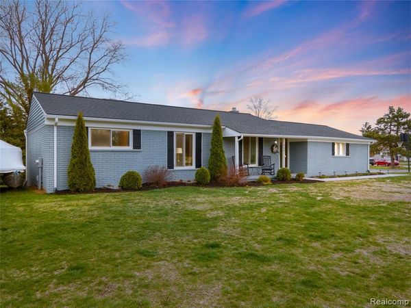 355 Sanders Road, Oxford Twp, MI 48371