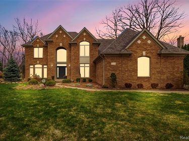 54126 Scarboro Way, Shelby Twp, MI 48316
