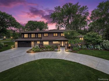 218 Hillboro Drive, Bloomfield Hills, MI 48301