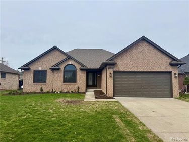51073 Pinewood Drive, Macomb Twp, MI 48042