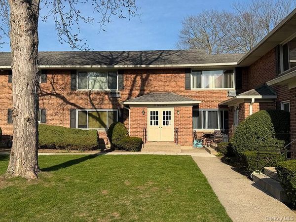 275 Edmunton, Unit I-8, North Babylon, NY 11703