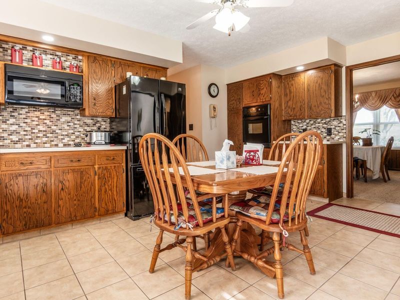 1200 Spring Valley Road, London, OH 43140 Photo 4