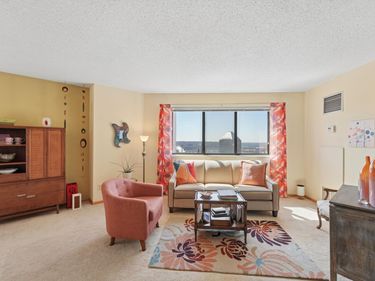 78 10th Street E, Unit 2702, Saint Paul, MN 55101