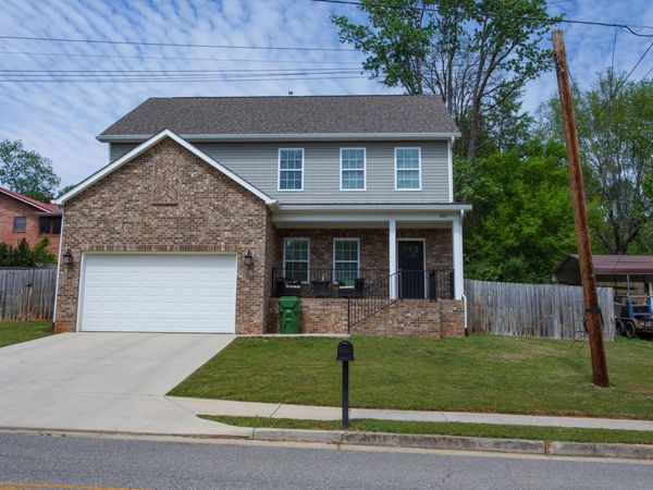 807 Willow Drive, Maryville, TN 37803