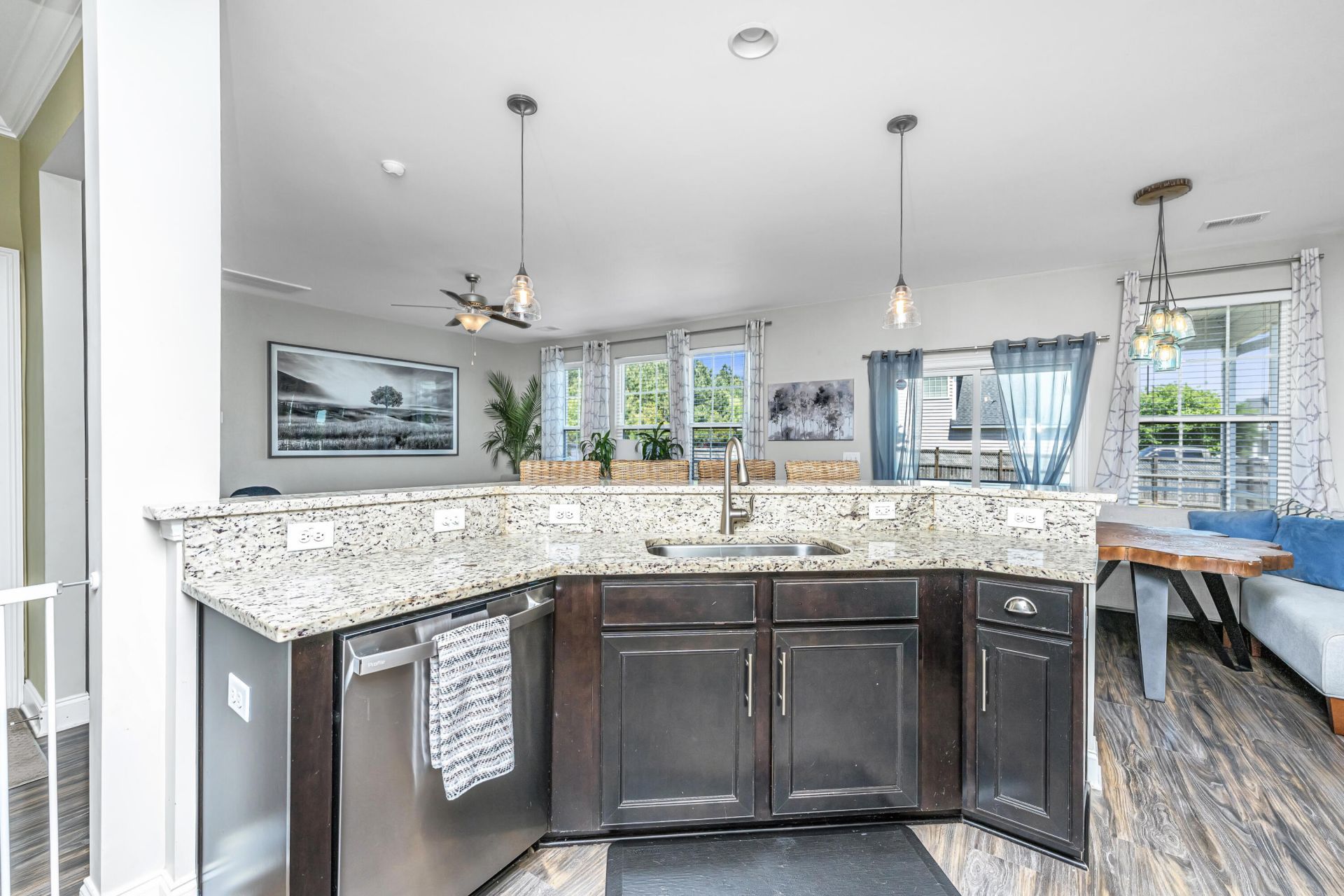 403 Spectrum Road Photo 10