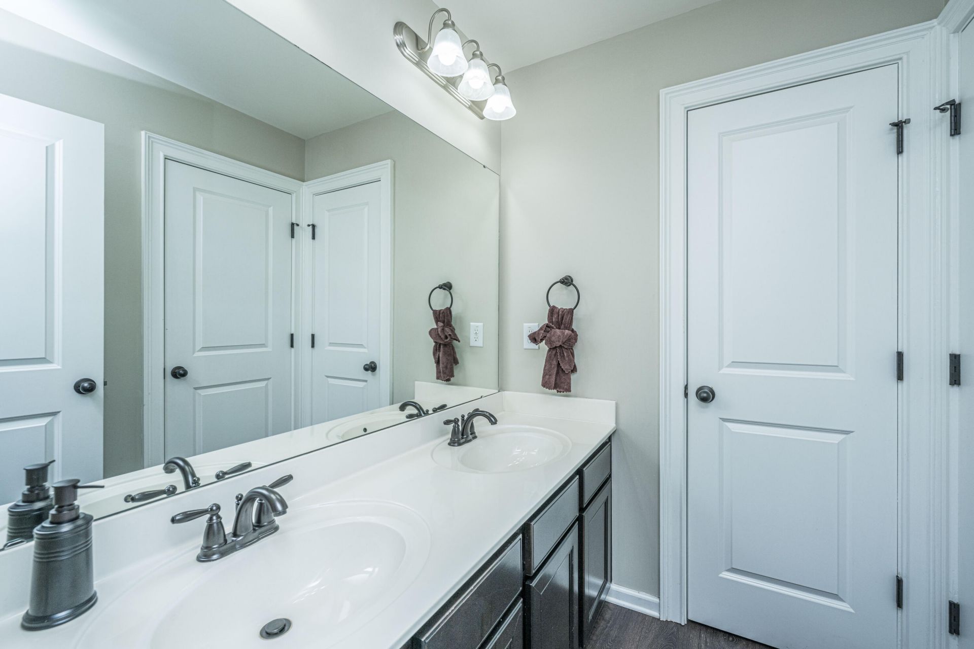 403 Spectrum Road Photo 33