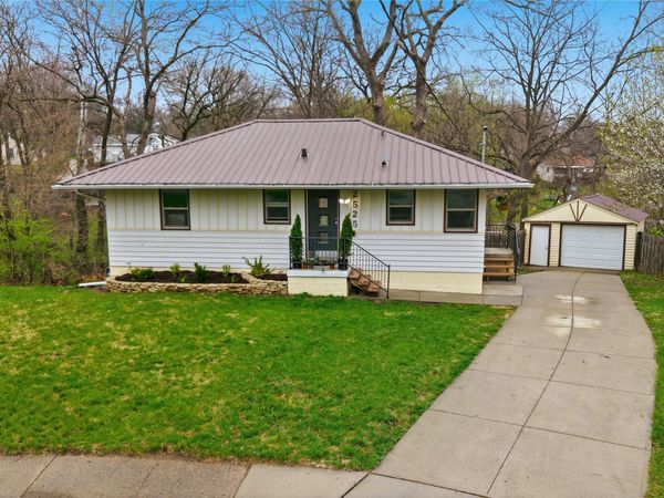 2525 27th Street , Des Moines, IA 50310