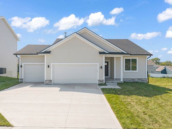 2540 E 50th Court , Des Moines, IA 50317