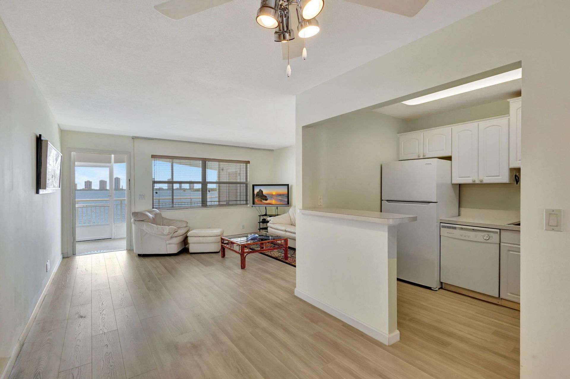 100 Shore Court, Unit 210, North Palm Beach, FL 33408 Photo