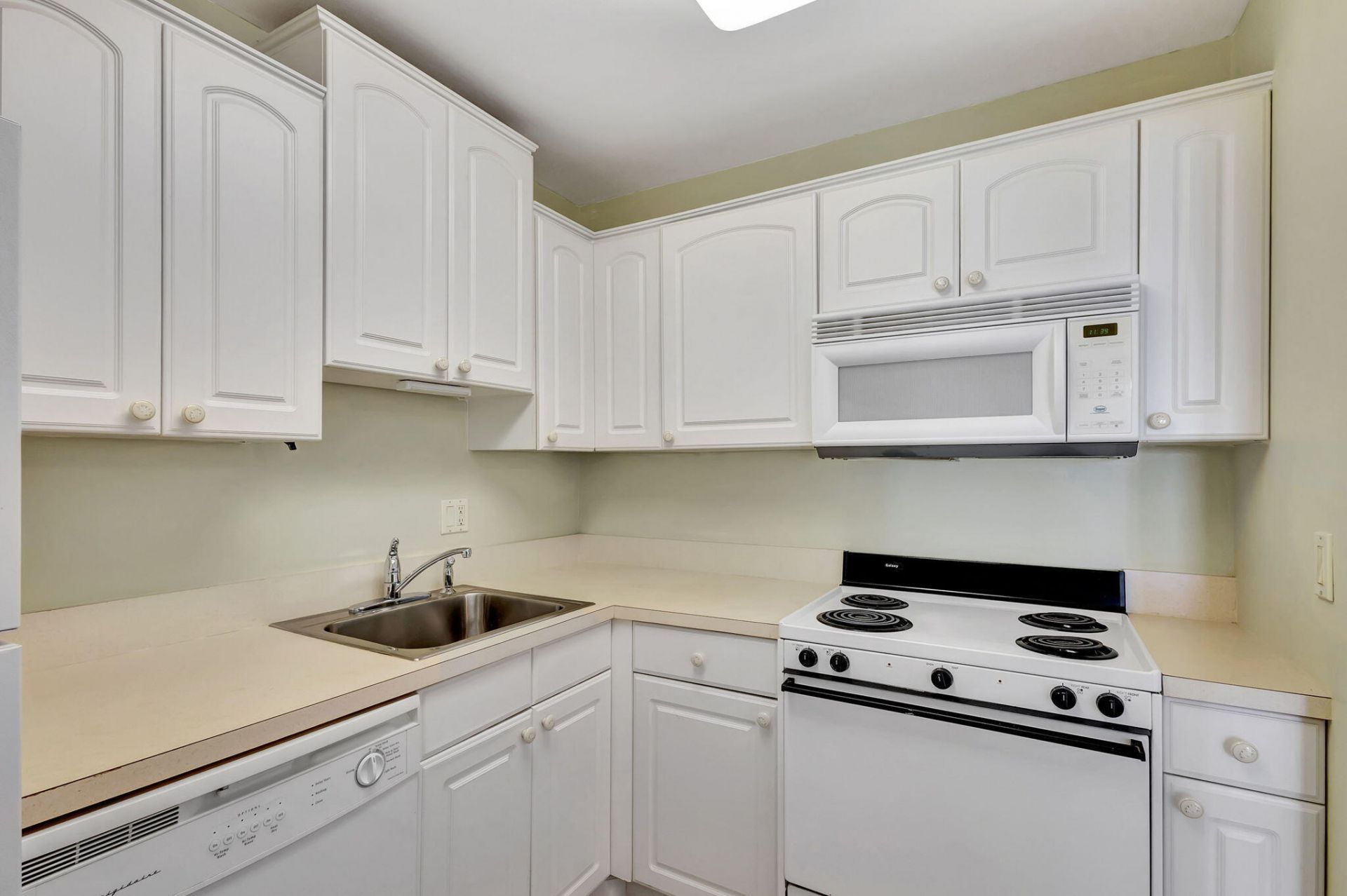 100 Shore Court, Unit 210, North Palm Beach, FL 33408 Photo