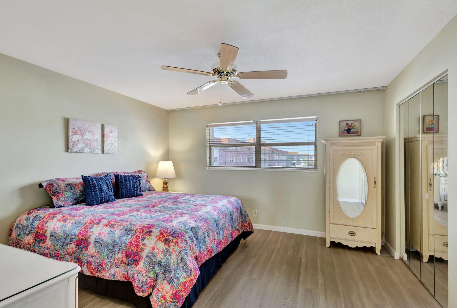 100 Shore Court, Unit 210, North Palm Beach, FL 33408 Photo