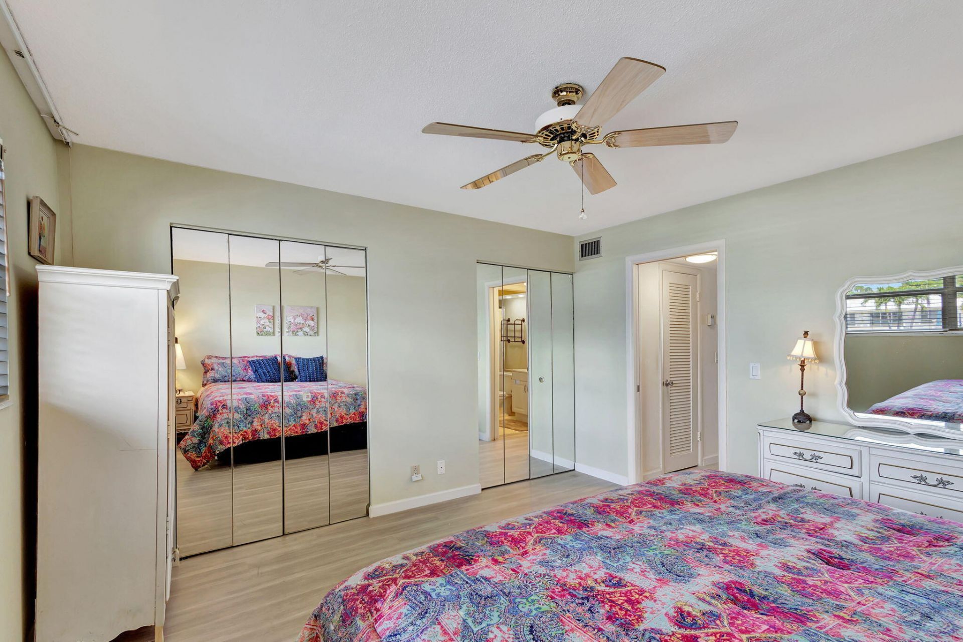 100 Shore Court, Unit 210, North Palm Beach, FL 33408 Photo