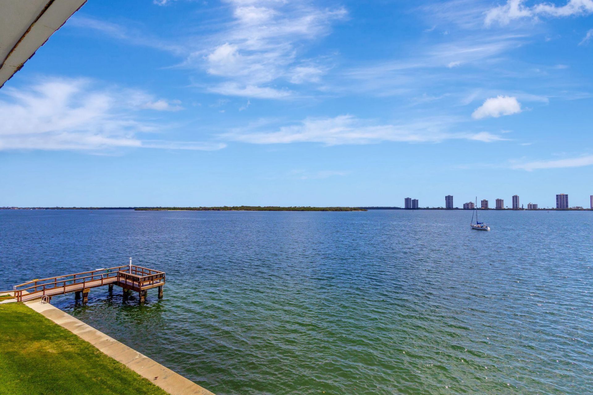 100 Shore Court, Unit 210, North Palm Beach, FL 33408 Photo