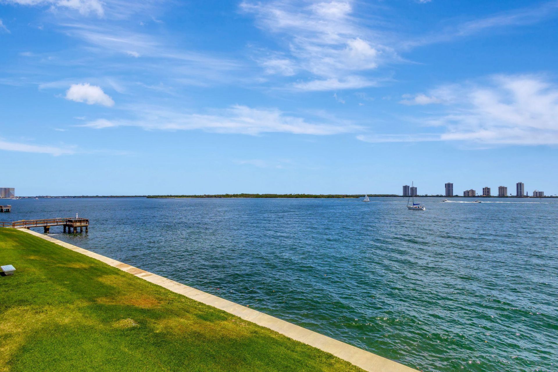 100 Shore Court, Unit 210, North Palm Beach, FL 33408 Photo