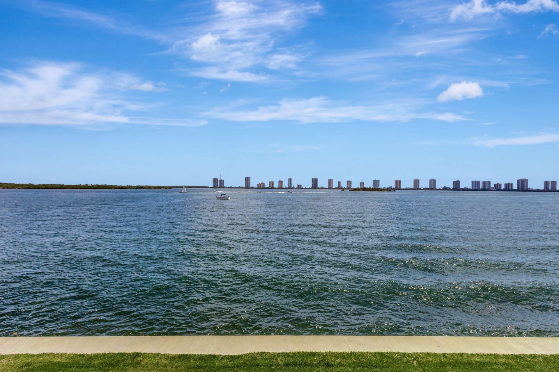 100 Shore Court, Unit 210, North Palm Beach, FL 33408 Photo