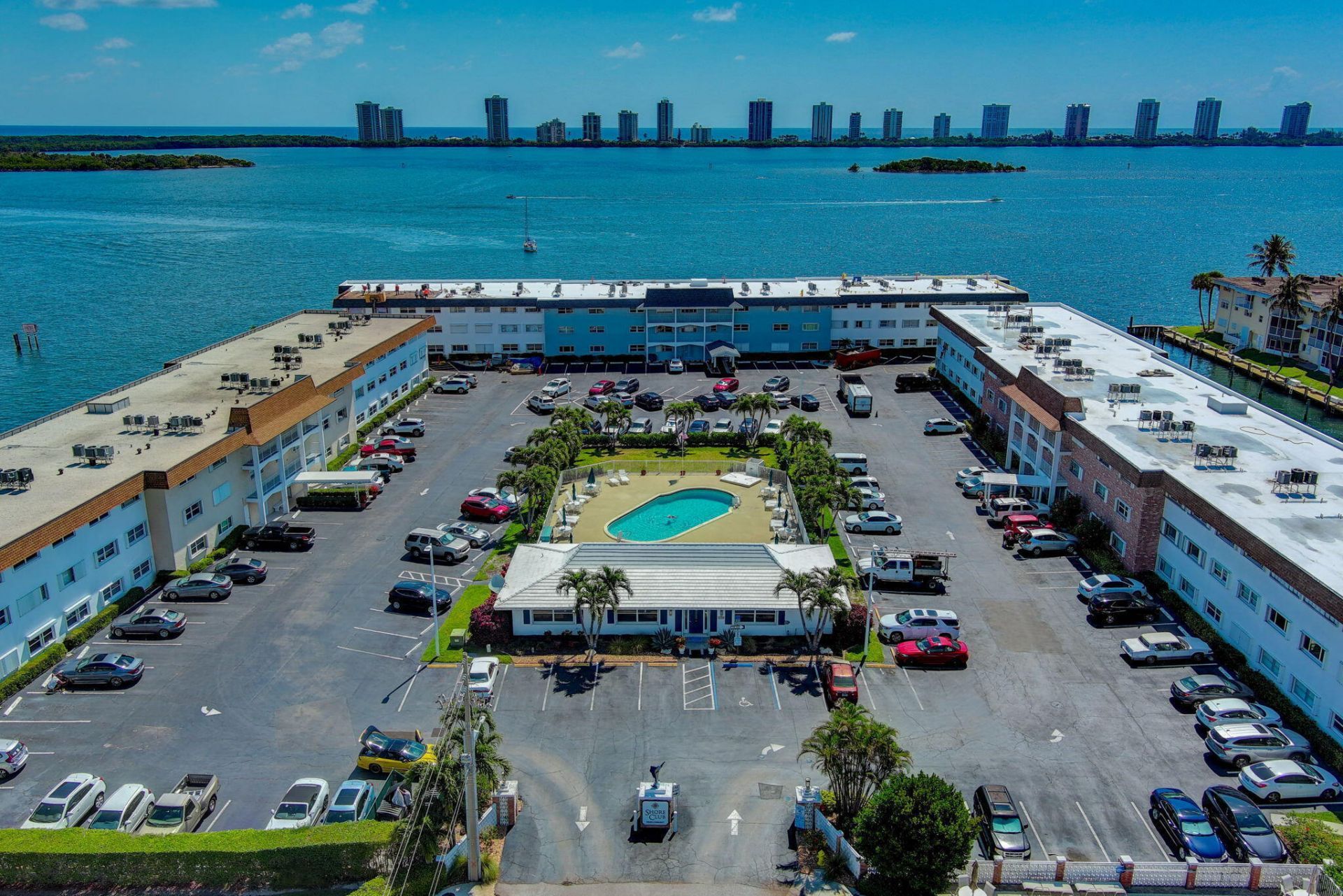 100 Shore Court, Unit 210, North Palm Beach, FL 33408 Photo