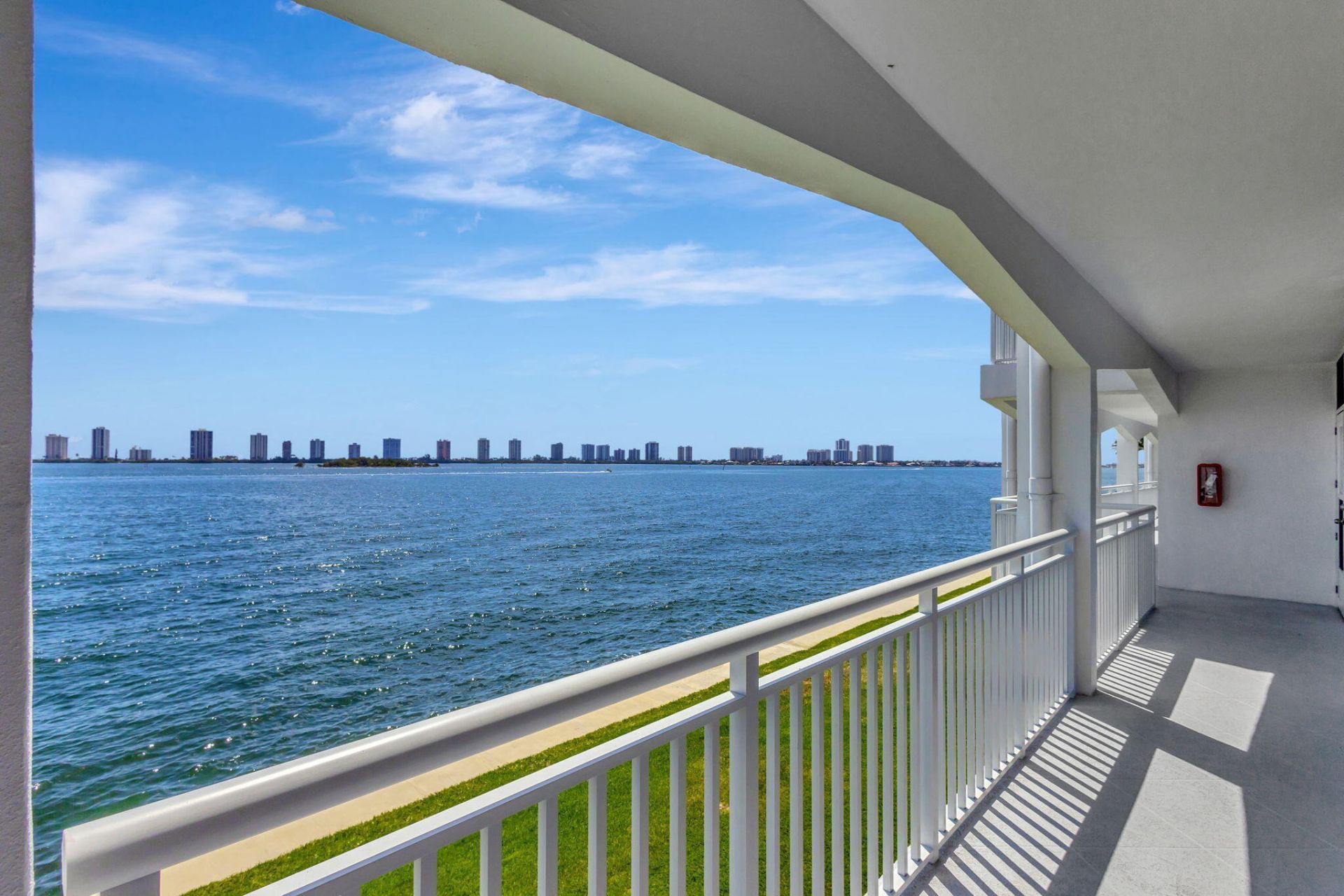 100 Shore Court, Unit 210, North Palm Beach, FL 33408 Photo