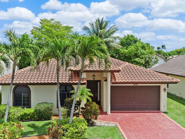 7039 Golf Pointe Circle, Tamarac, FL 33321