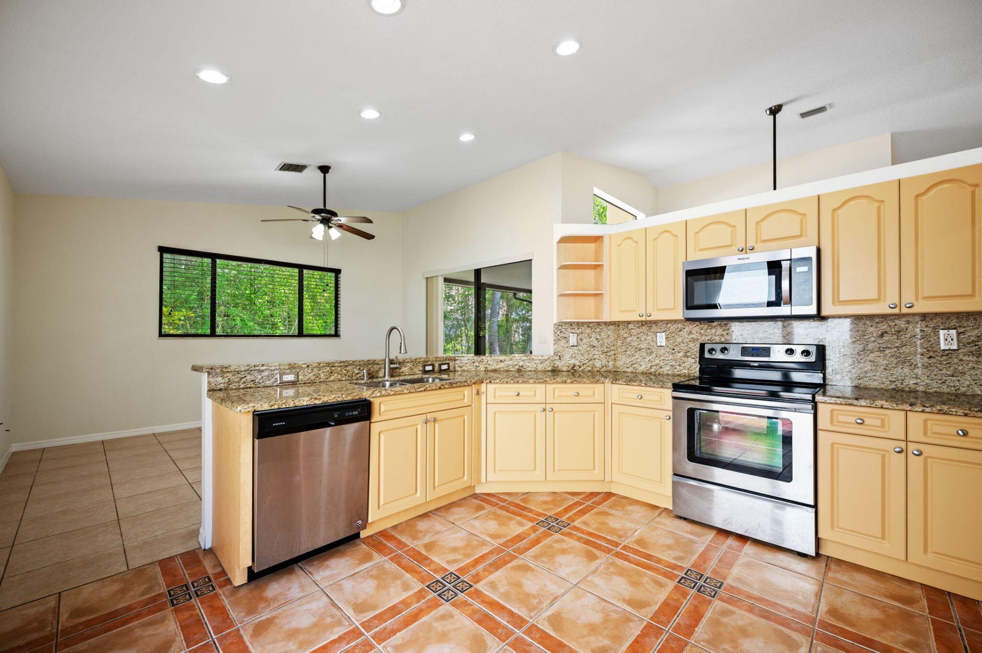 7039 Golf Pointe Circle, Tamarac, FL 33321 Photo