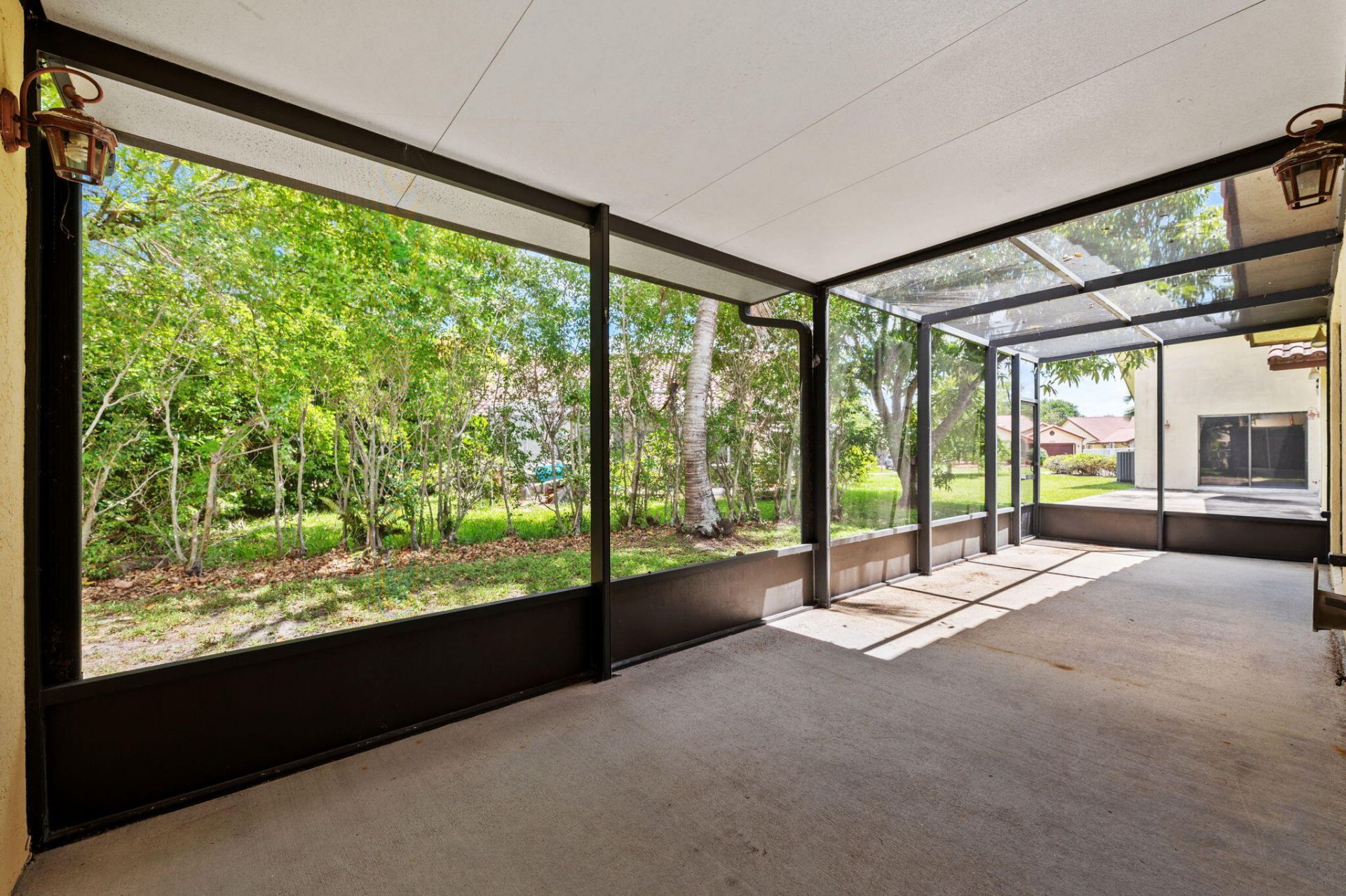 7039 Golf Pointe Circle, Tamarac, FL 33321 Photo