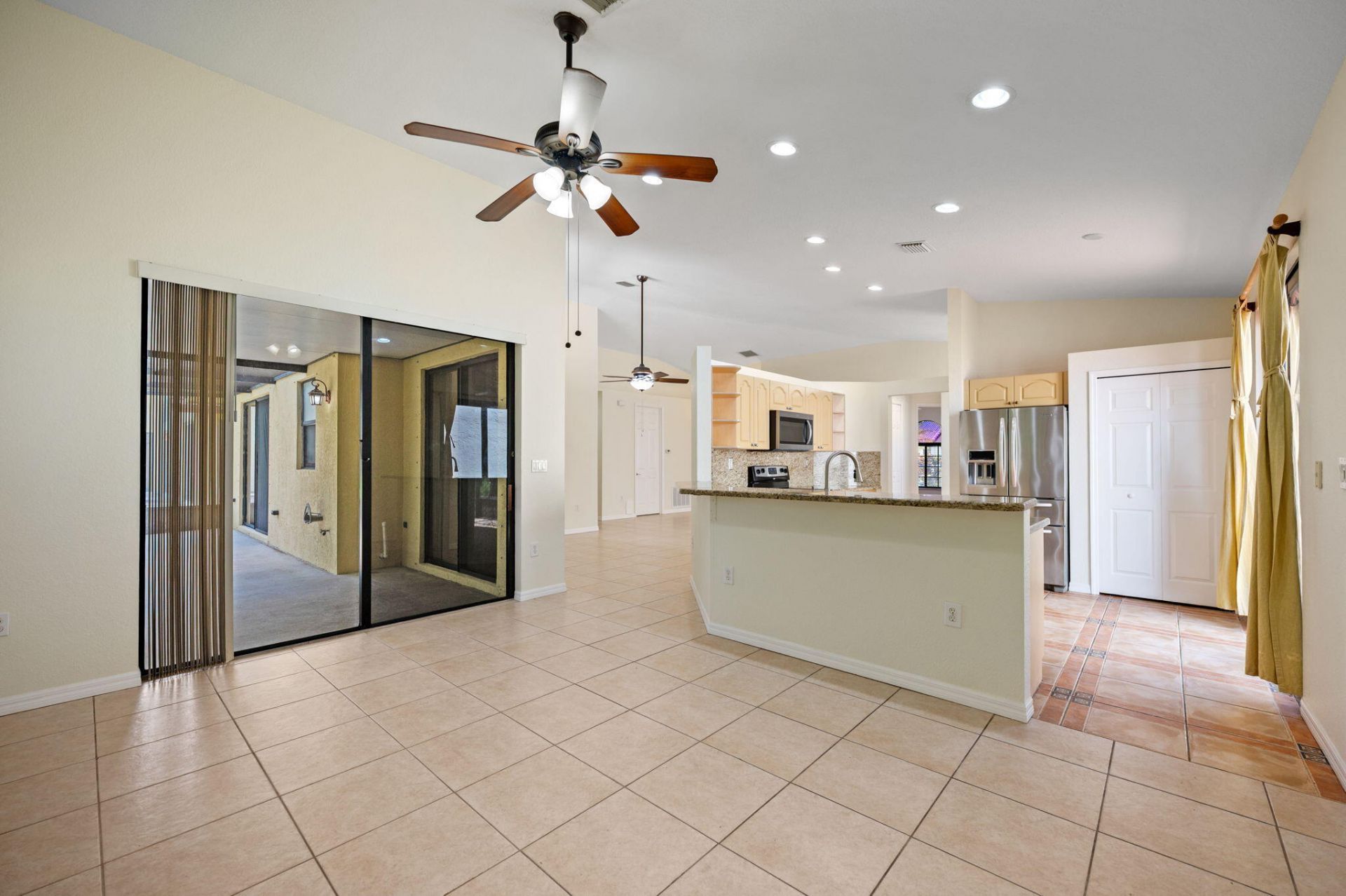 7039 Golf Pointe Circle, Tamarac, FL 33321 Photo